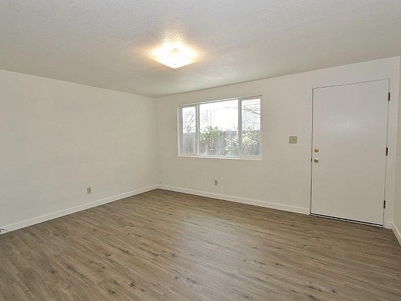 4th image of 1407 Ellis Ave APT 4