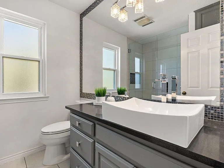 10408 Loring Dr — Photo 22
