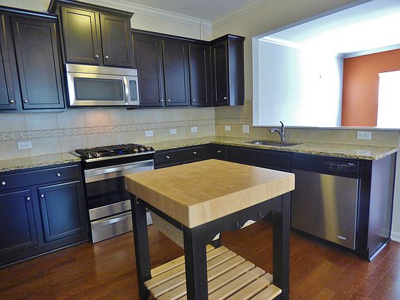 Roll away kitchen island