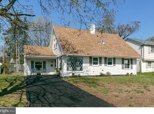 42 Bendix Ln, Willingboro, NJ 08046