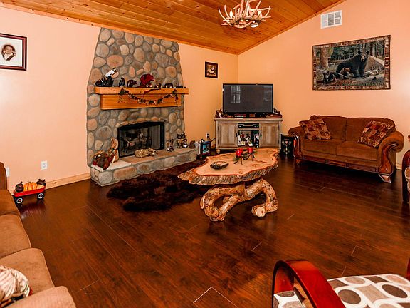 5th image of 1644 E Big Bear Blvd