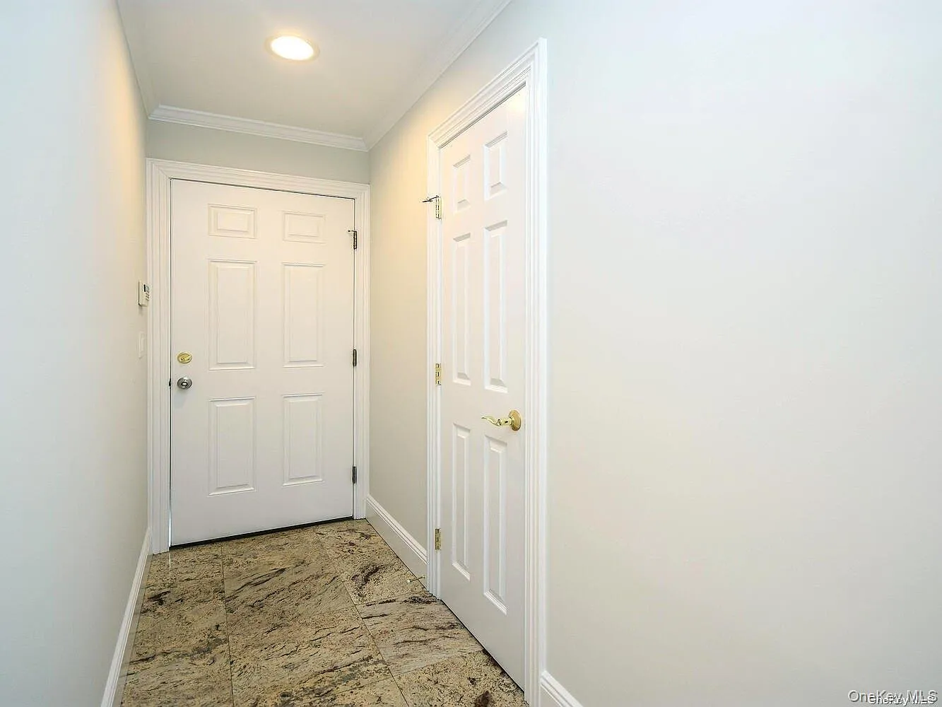 3 bed, 2.5 bath, 1600 sqft, $5,250 — Photo 2