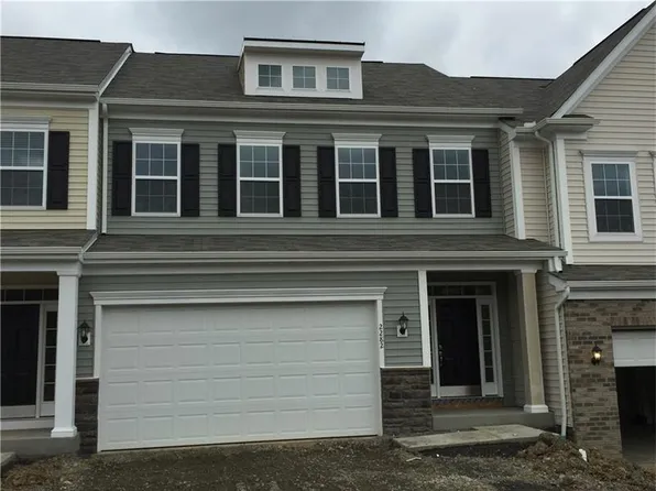 2282 Flint Dr, Washington, PA 15301