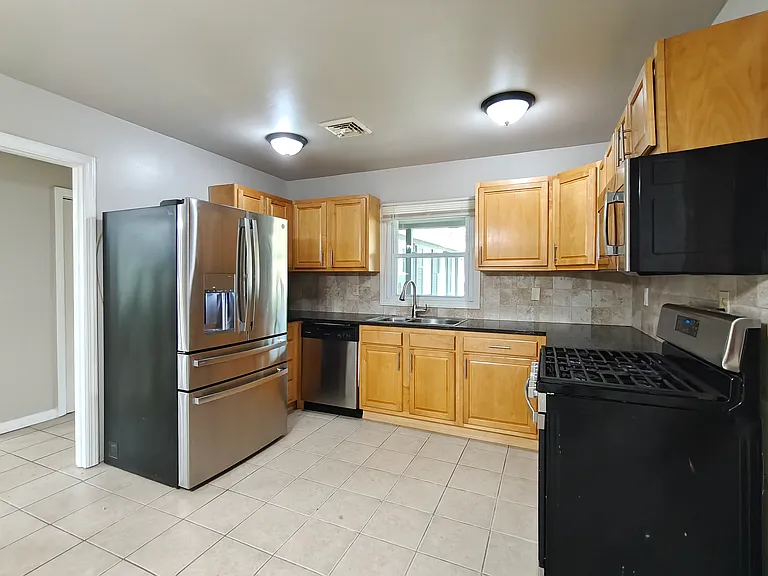 45 Meribrook Cir — Photo 2