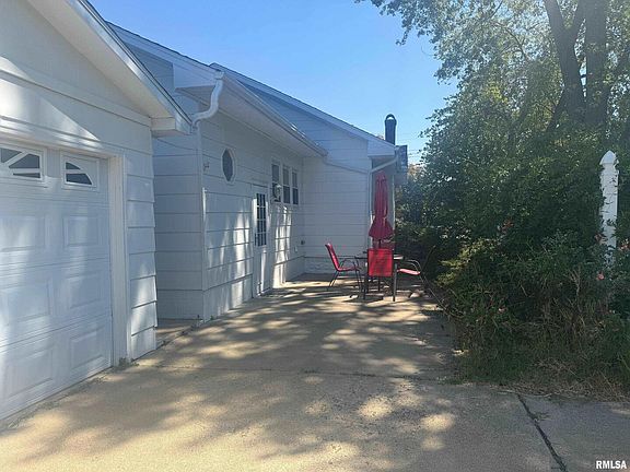 4th image of 1001 N Highland St
