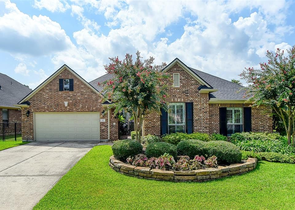 1st image of 14 Delmar Green Pl
