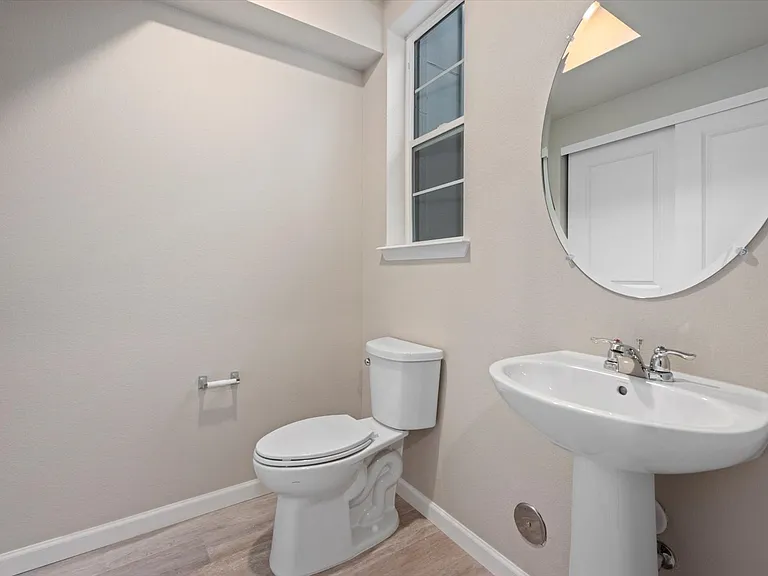 1330 Hoyt St #5 — Photo 22