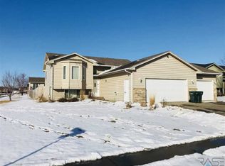 7108 W 68th St, Sioux Falls, SD 57106