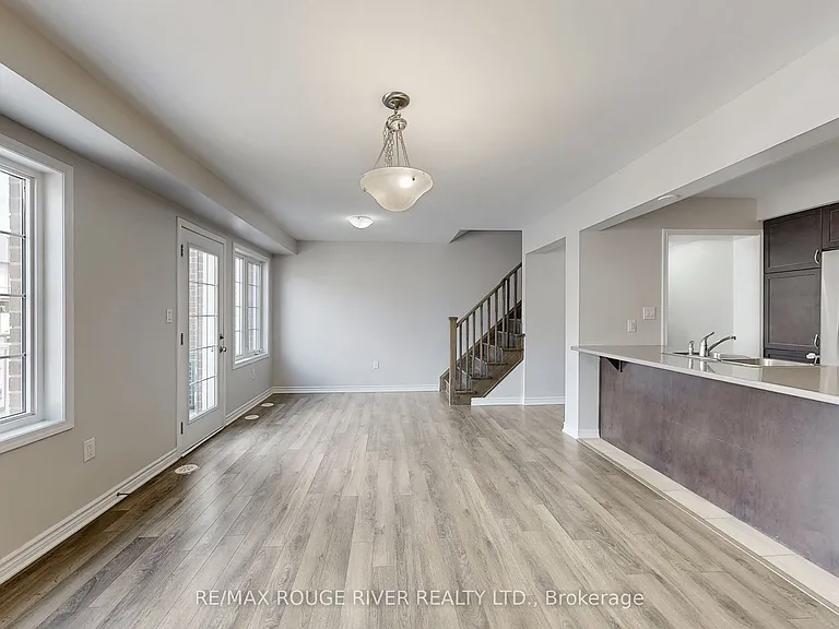 1061 Clipper Ln — Photo 7