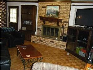 4th image of 1909 Linda Ln
