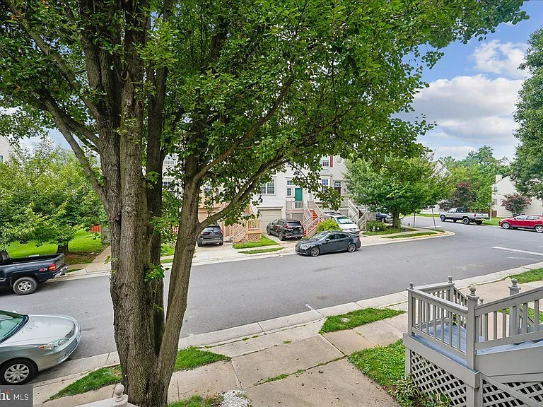 104 Frazer Dr — Photo 47