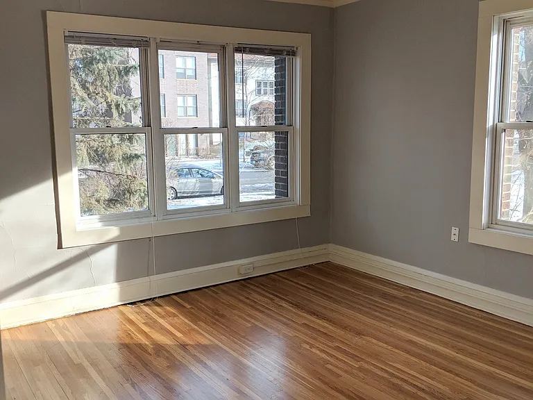 2338 Marshall Apartments — Photo 26