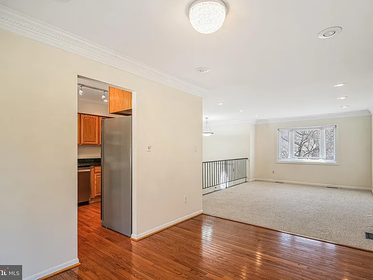 510 Retford Dr — Photo 8