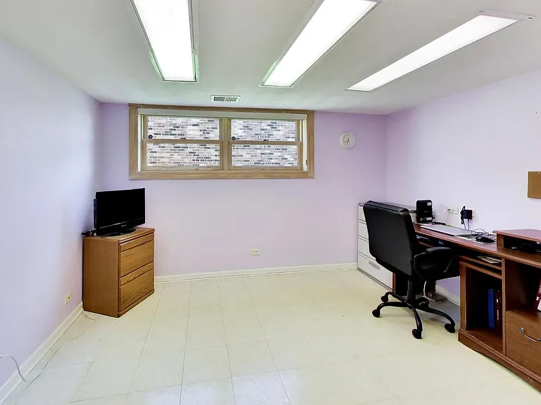 634 W Millers Rd — Photo 23