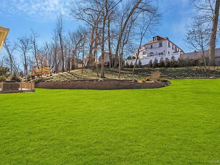 26 Spring Ln — Photo 20