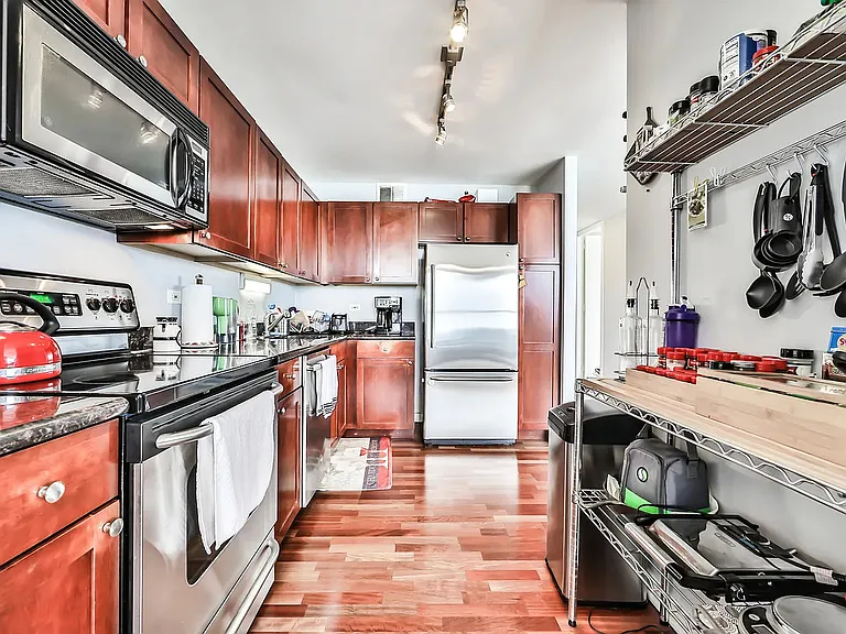 655 W Irving Park Rd #3810 — Photo 17