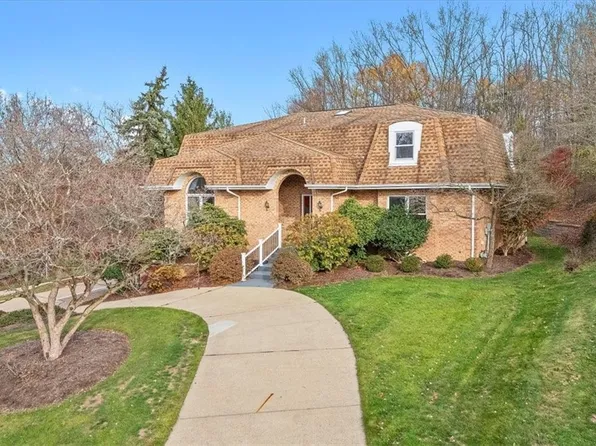 2370 Westgate Dr, Pittsburgh, PA 15237