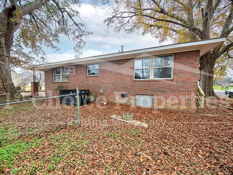 6051 Willow Cir — Photo 4
