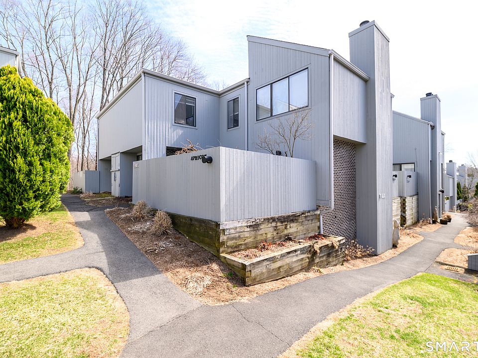 1st image of 1 Apricot Lane #1