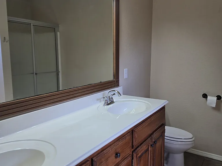 2321 W Quinton St — Photo 12