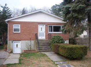 63 Elm St, Plymouth, MA 02360