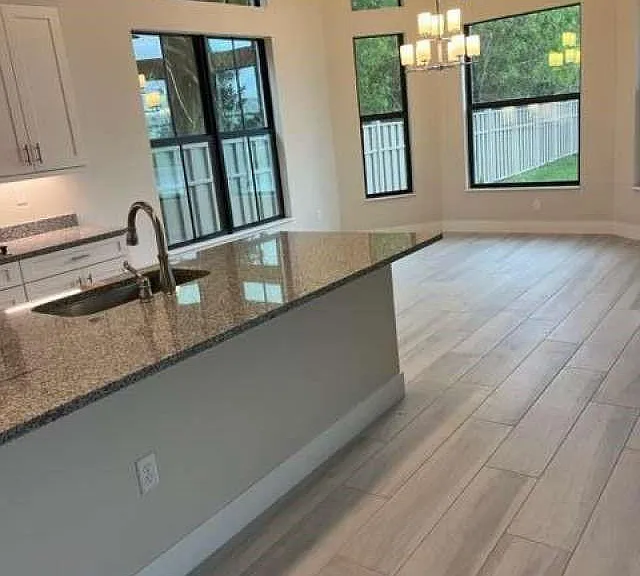 7813 Deer Lake Ct — Photo 2