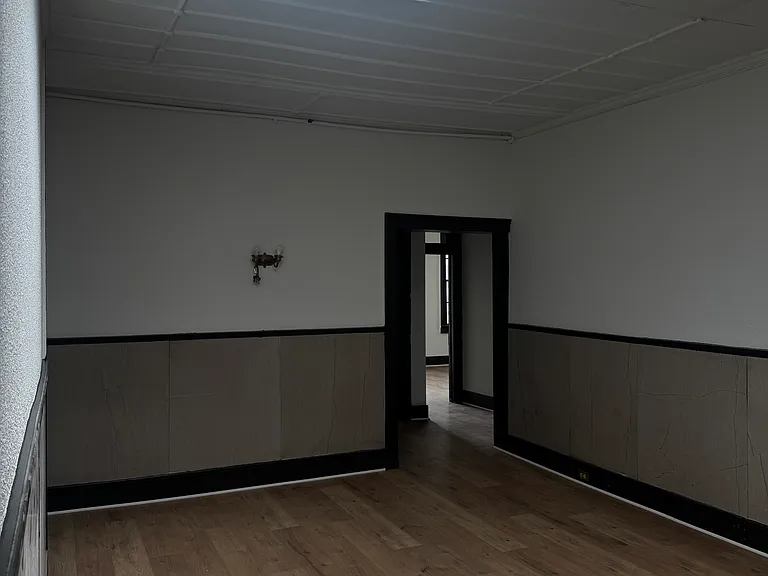 421 E Henderson St — Photo 11
