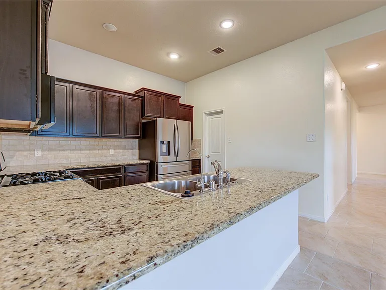 734 Mill Spring Ct — Photo 30