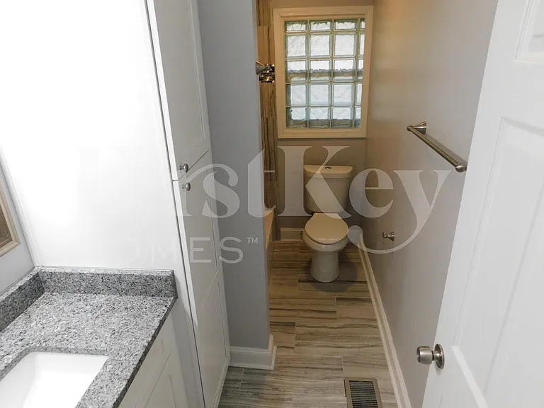 2742 Sherlock Dr — Photo 7