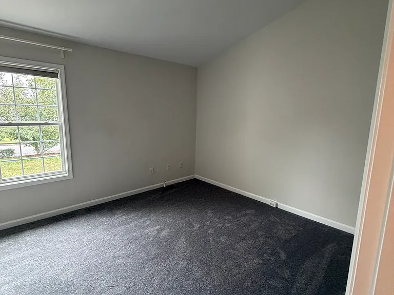 310 Lancaster Sq #310 — Photo 7