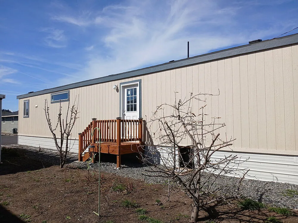 2 bed, 728 sqft, $1,350 — Photo 2