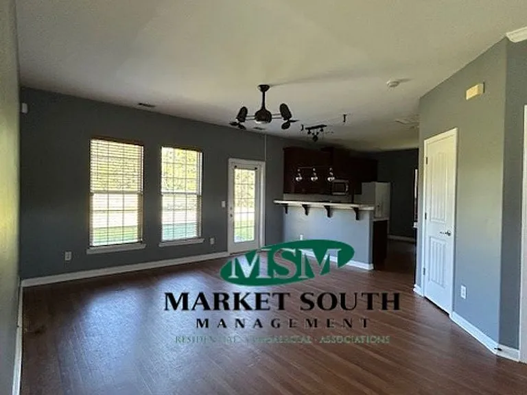 46 Twin Oaks Pl — Photo 4