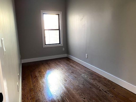 5th image of 44 Jewett Ave #2J