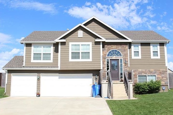 1st image of 839 N Chestnut Dr