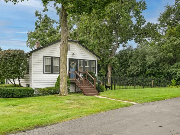 140 W Frontage Rd, Northfield, IL 60093