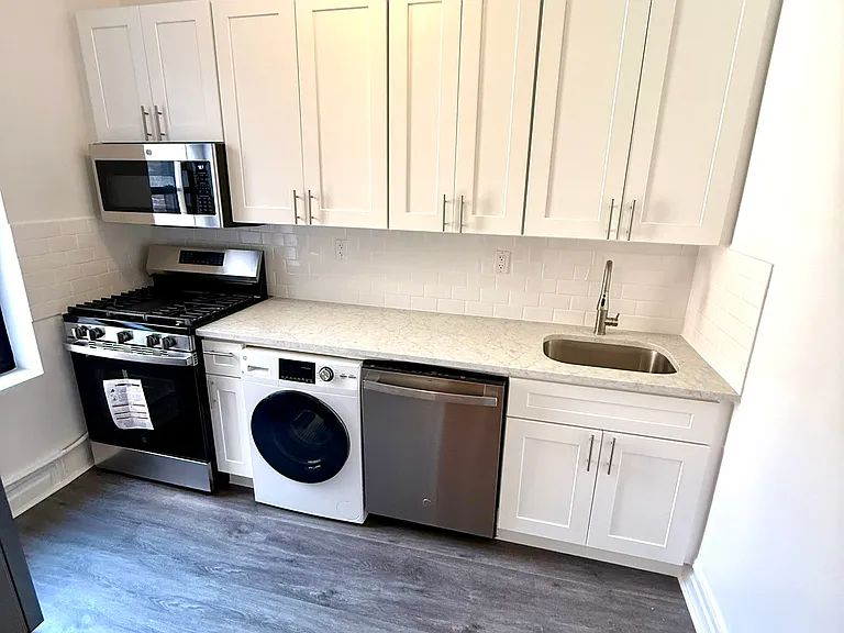 35-14 28th Ave #40 — Photo 10