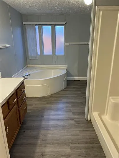 202 Woolbright Cir — Photo 10