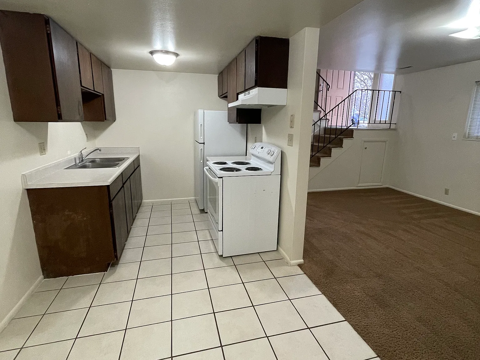 2 bed, 1.5 bath, 1150 sqft, $1,330 — Photo 3