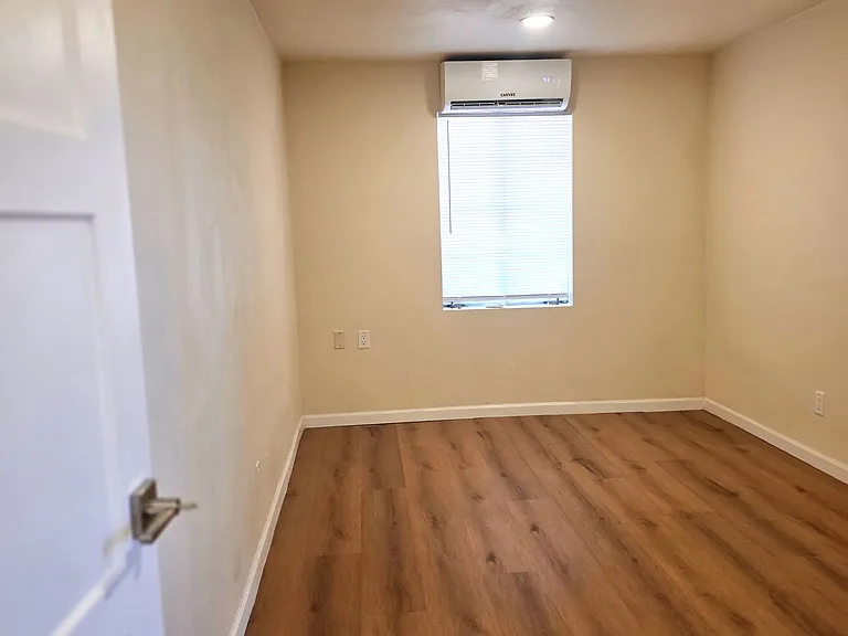 435 E Drachman St — Photo 22