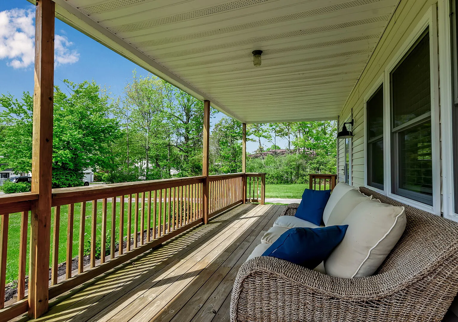 Lakeside Beach Home — Photo 3