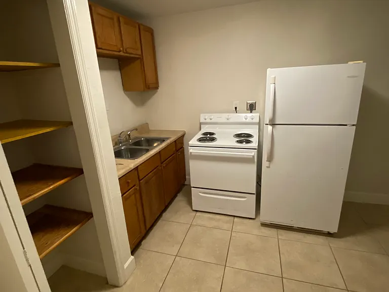 418 Plaza Ave #4 — Photo 5