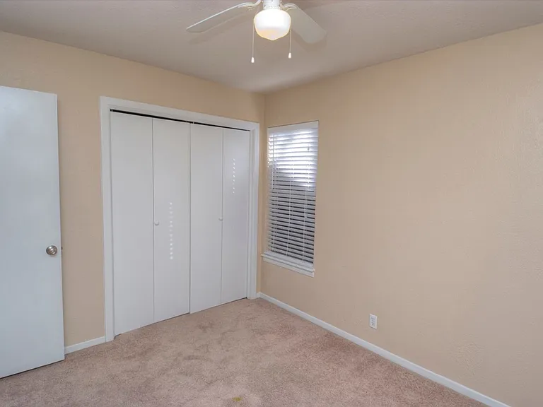 2614 Little John Ln — Photo 21