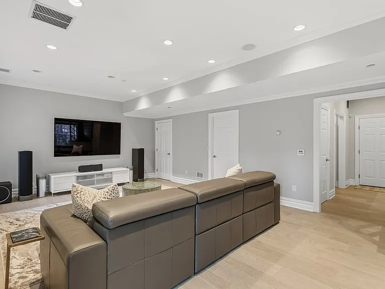 605 Heights Ln — Photo 42