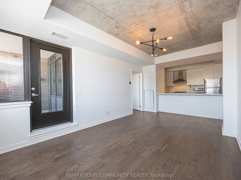 400 Wellington St W #1003 — Photo 6