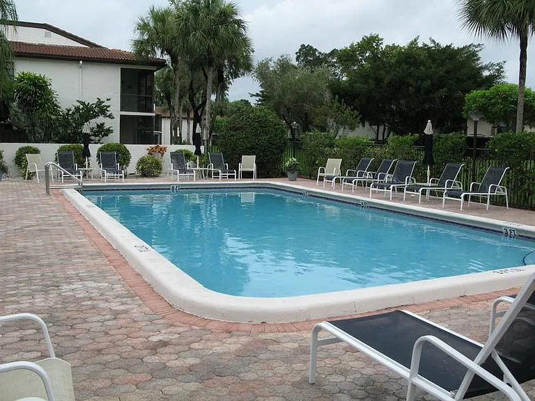 21810 Cypress Cir #B — Photo 5