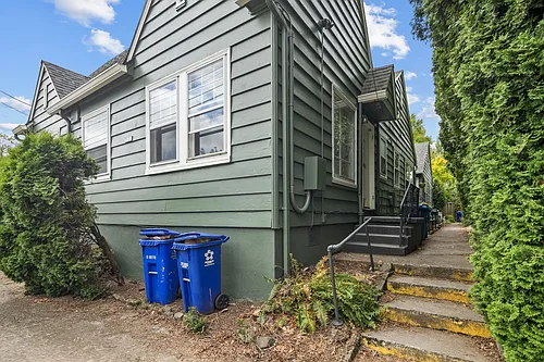 3622 SE Harrison St #1 Photo 1