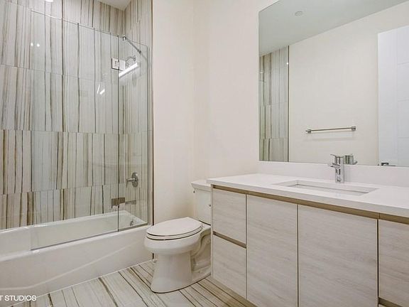5th image of 2400 W Wabansia Ave #302