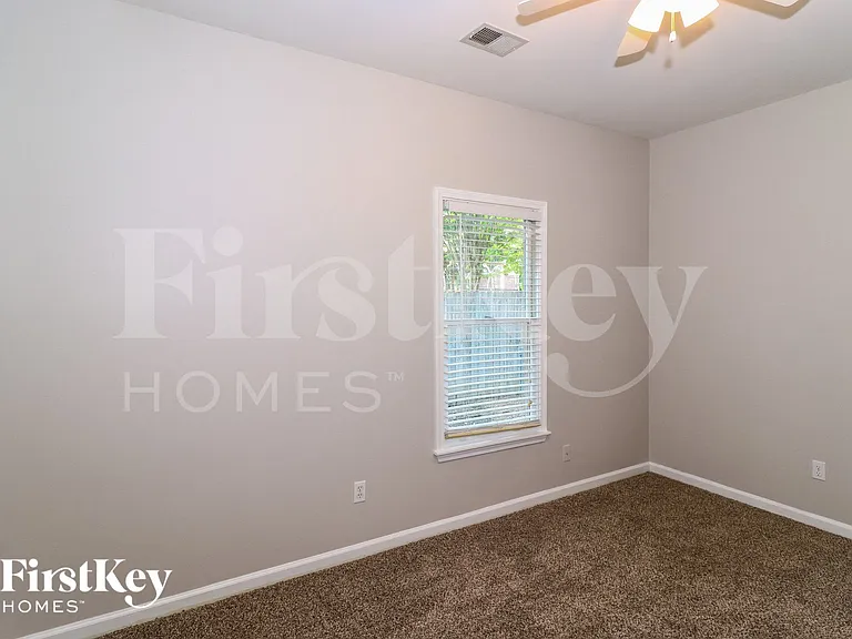 1323 Crossmont Cv — Photo 13