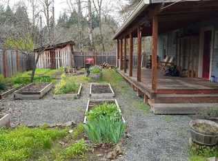 275 Glide Loop Dr, Glide, OR 97443