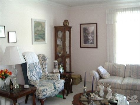 4th image of 14889 Dover Ct